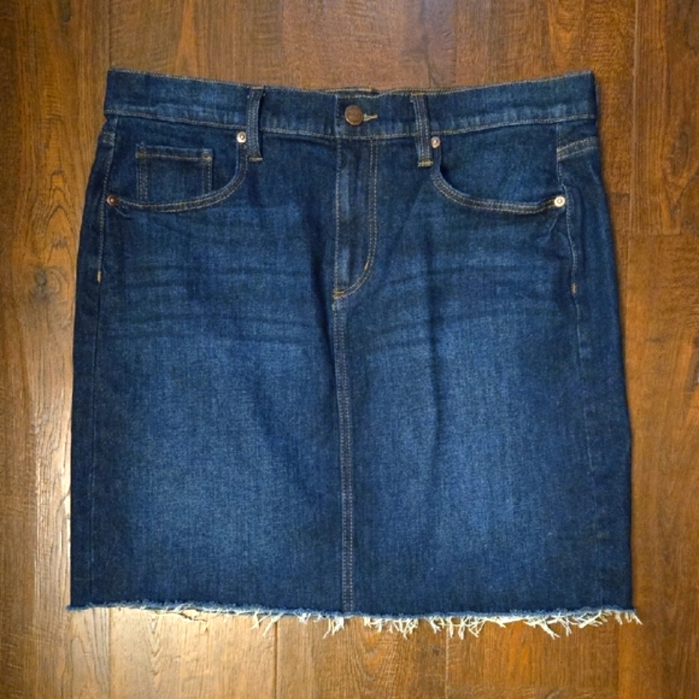 LOFT Classic Dark Blue Denim Skirt With Raw Edge